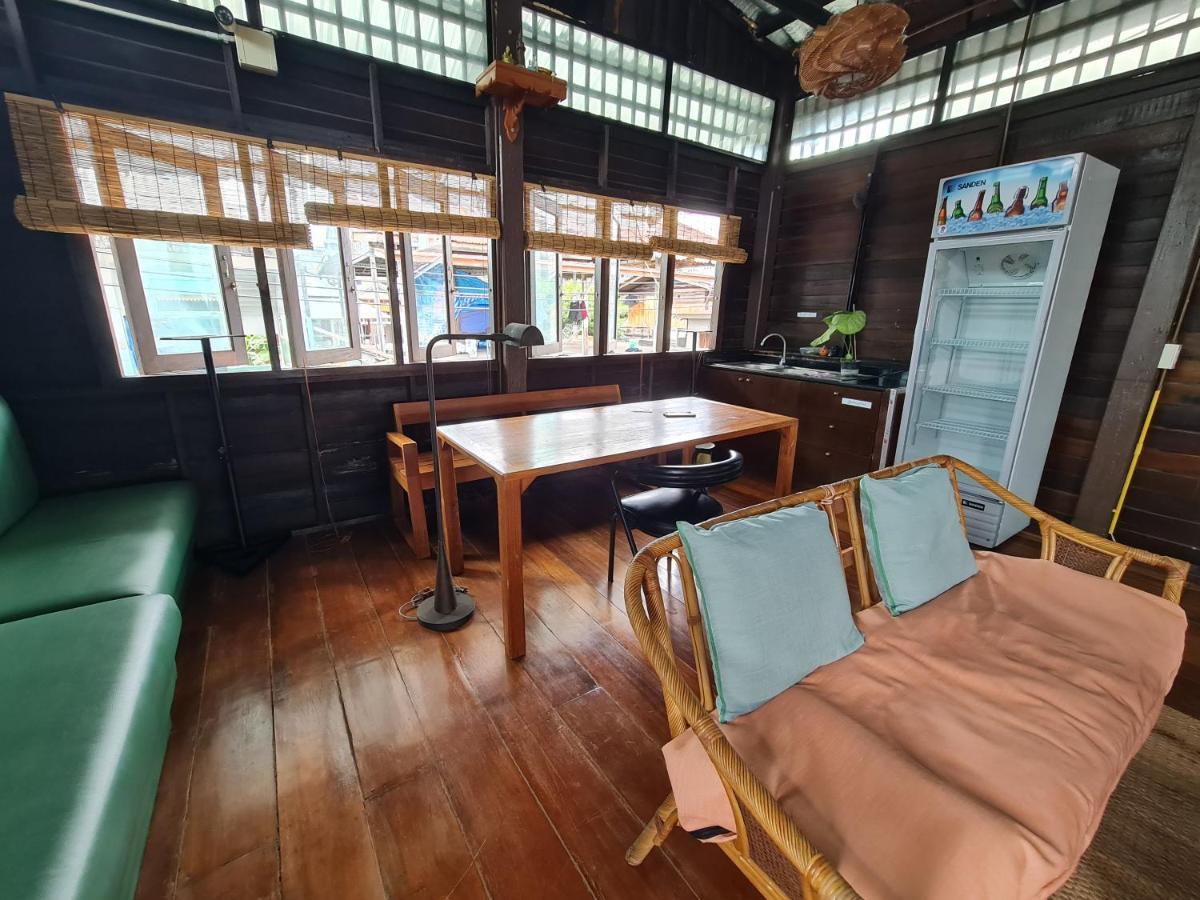 Non House Bangkok บ้านนอนโฮสเทล Ngoại thất bức ảnh