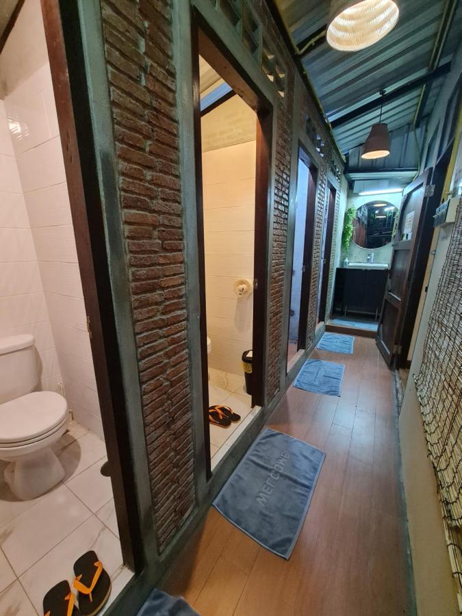 Non House Bangkok บ้านนอนโฮสเทล Ngoại thất bức ảnh