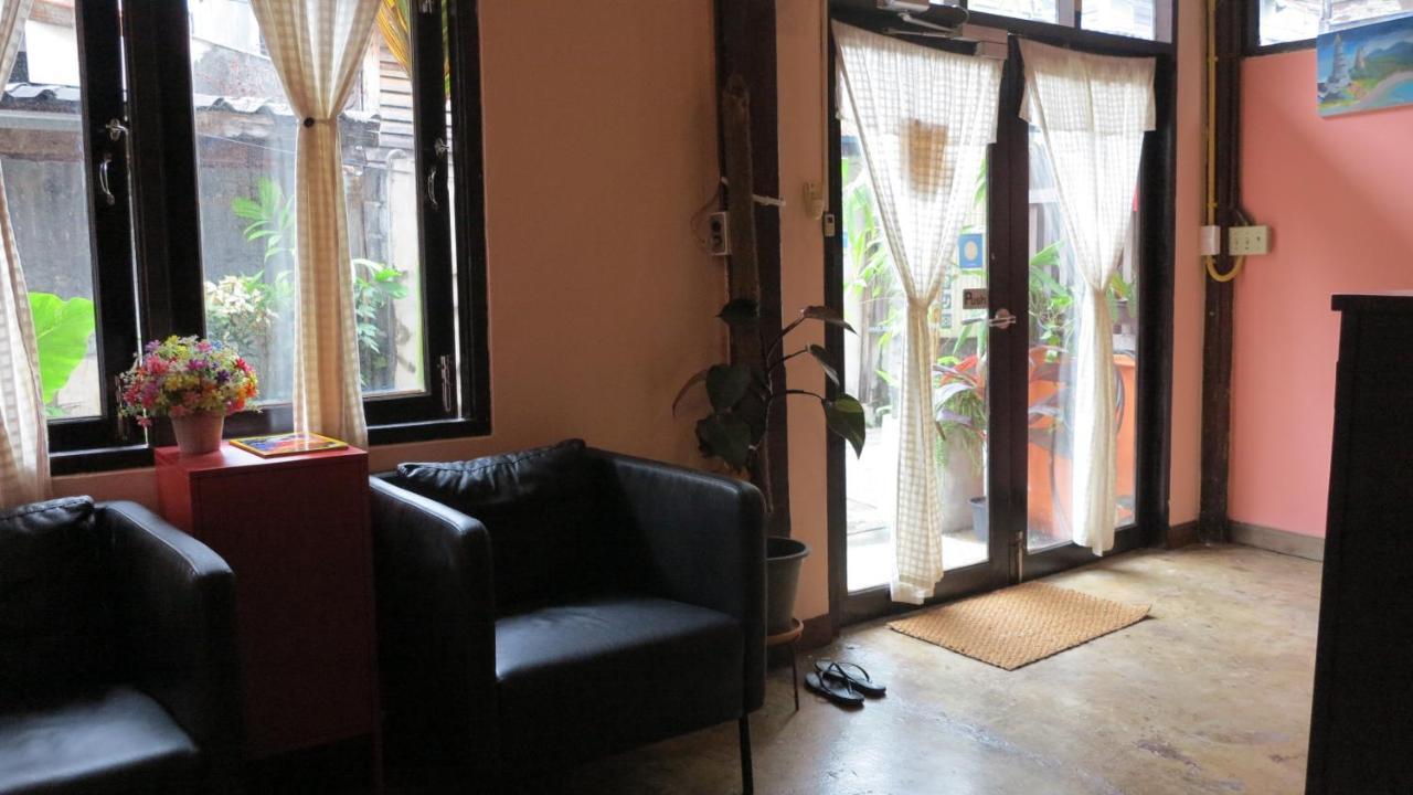 Non House Bangkok บ้านนอนโฮสเทล Ngoại thất bức ảnh