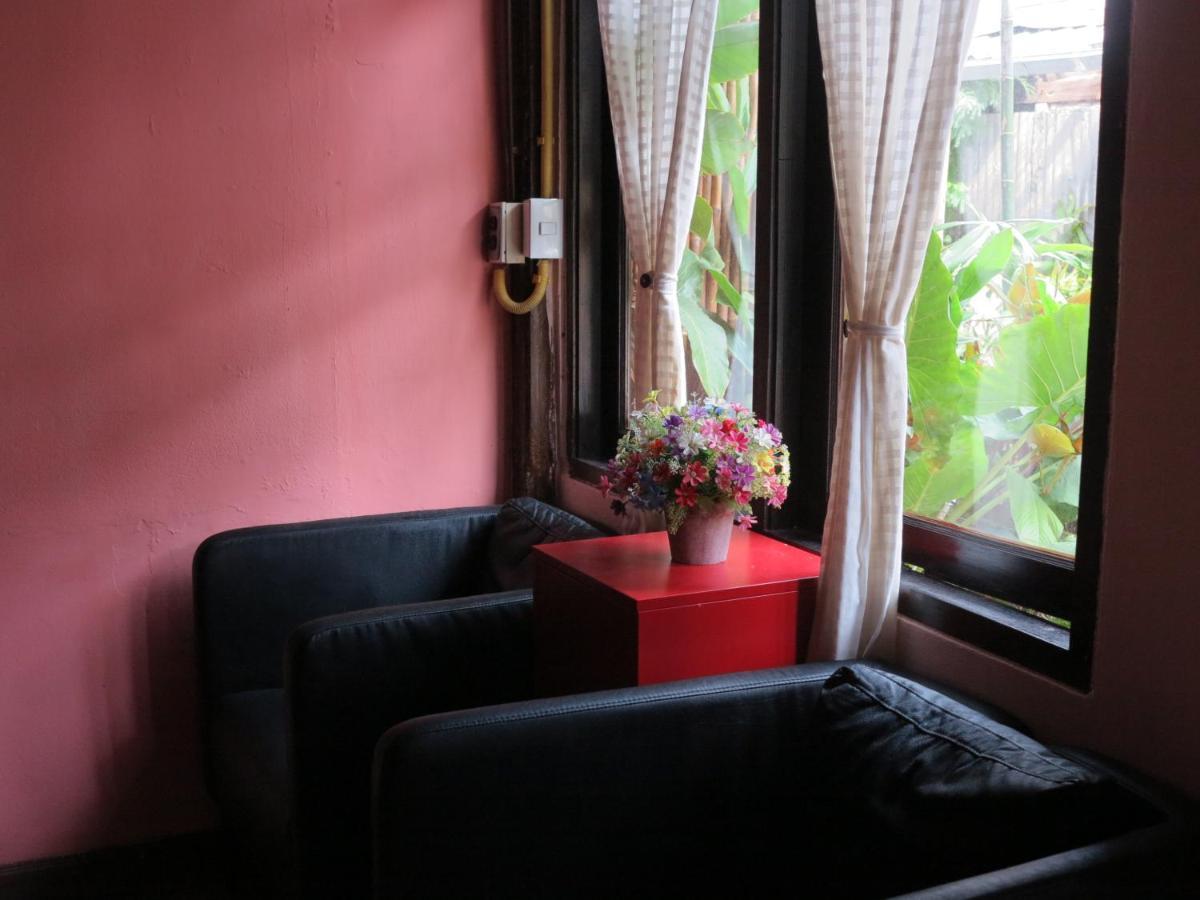 Non House Bangkok บ้านนอนโฮสเทล Ngoại thất bức ảnh